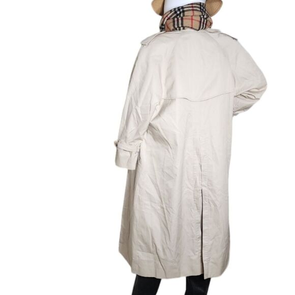 Burberry coat  - Picture 11 of 14